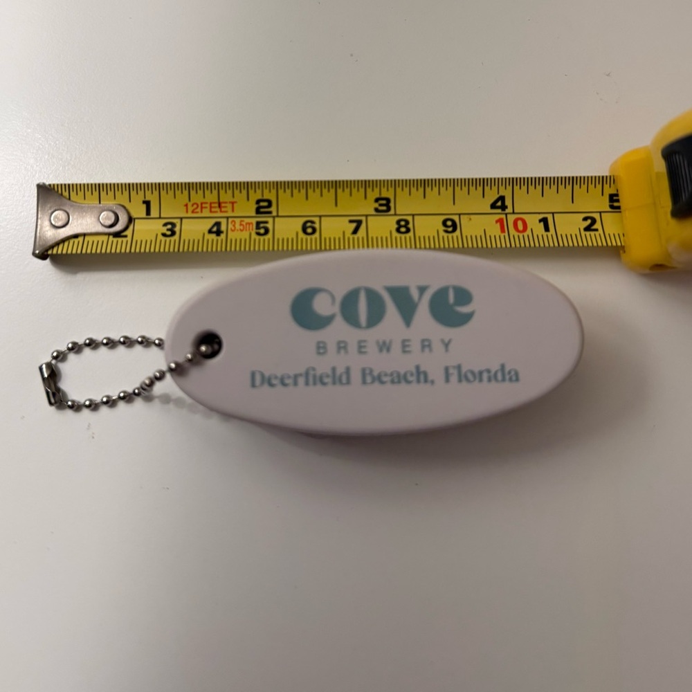 NWOT Cove Brewery Floating Keychain